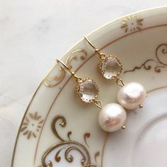 Bridesmaid Jewelry Ideas, Pearl Dangle Earrings Wedding, Wedding Extras, Jewelry Royal, Bridal Statement Earrings, Large Stud Earrings, Crystal Earrings Wedding, Pearl Earrings Wedding, Lafayette La