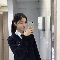 Japanese Haircuts, Ulzzang School, Preppy Chic Outfits, Korean Student, Style Korea, Ulzzang Fashion, Korean Outfits, Ulzzang Girl