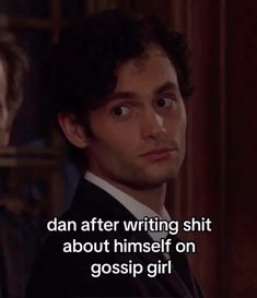 LONELY BOY SPOTTED !? #gossip #girl #gossipgirlquotes #dan #humphrey #writing #blog #nyc #city #lonelyboy #sesthetic #girly #girlhood #series #whisper Chuck Bass Aesthetic, Dan Gossip Girl, Bass Aesthetic, Gossip Girl Memes, Gossip Girl Season 1, Lonely Boy, Xoxo Gossip Girl, Gossip Girl Quotes, Dan Humphrey