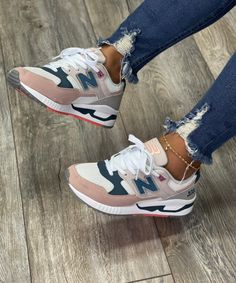 Tennis Shoes Trendy, Women's Sneakers Fashion, Trendy Tennis Shoes Women, Fall Shoes 2023, Women New Balance Shoes, Trendy Tennis Shoes, Tennis Nike