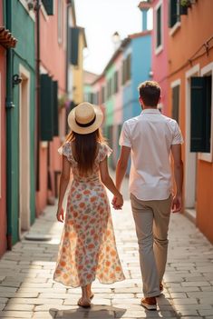 Plan the perfect honeymoon in Italy with this guide written by a local! Discover hidden gems, romantic date ideas, suggested itineraries, must-see spots, and tips on where to take breathtaking pictures—everything you need for an unforgettable Italian honeymoon.