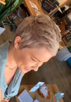 Very Short Pixie Haircut, Pixies Haircut, Very Short Pixie, Pixie Haircut Ideas, Layering Techniques, Messy Bob Hairstyles, Shaggy Short Hair, Short Haircut Styles, Short Hair Pixie Cuts