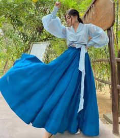 Crop Top With Chaniya, Kediyu Design, Kediyu Blouse Chaniya Choli, Blue Traditional Outfit, Drees Desgin, Dress Designing Ideas, Long Blouse Designs, Dress Designing