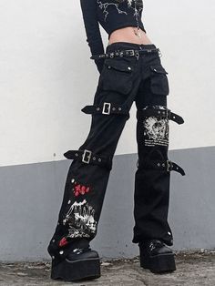 ⚡️Buy Buckle Strap Printed Cargo Jeans Black XL under $41.00 in Jeans Online. Style: Casual, Street. Color: Black. Main Material: Cotton, Polyester. Fit Type: Regular fit. Design: Zip & Button Fastening, Functional Pockets, High Rise Waistline, Multi Belt Loops, Buckle Strap Detail At Front. {{variant.attr_product_promo}}. Check reviews and order Buckle Strap Printed Cargo Jeans today. Stile Punk Rock, Goth Jeans, Grunge Pants, Soft Grunge Outfits, Buckle Jeans, Black Punks, Jeans Cargo, Estilo Punk, Printed Jeans