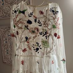 Beautiful Sheer Shirt With Sequins. Never Worn All Embroidering Is Intact. Sheer Material Krista Larson, Sheer Shirt, Zara Shirt, Embroidered Clothes, Sheer Material, Chic Fashion, Boho Chic Fashion, Embroidered Top, Upcycle Clothes