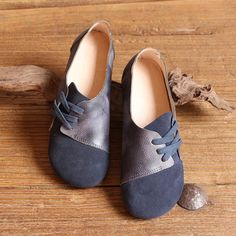 Item Type:Shoes Gender: WomenStyle: VintageUpper Material: Cow LeatherInsole Material: PigskinToe Type: Around ToeHeel Type:FlatHeel Height Type: Low Heel (1-3 cm) Close Type :Lace up Size: 35-40 size  length   cm   inch  35  22.50   8.86''  36  23.00   9.06''  37  23.50   9.25''  38  24.00   9.45''  39  24.50   9.65'' Leather Shoes Woman Flats Retro Vintage, One Piece Leather Shoes, Wide Shoes For Women Plus Size, Blue Oxford Shoes, Oxford Shoes Outfit, Shoes Retro, Casual Flat Shoes, Round Toe Heels, Leather Shoes Woman