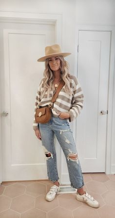 Stripped Cardigan Outfits, Striped Cardigan Outfit, Stripe Cardigan Outfit, Oversized Cardigan Outfit, White Cardigan Outfit, Cardigan Outfit, Comfy Outfit, Vacation Outfit, Cardigan Outfits