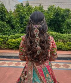 Mandap Hairstyle, Open Hair, Engagement Hairstyles, Indian Wedding Video, Open Hairstyles, Bride Hair, Bridal Hair And Makeup, Wedding Video, Medium Hair