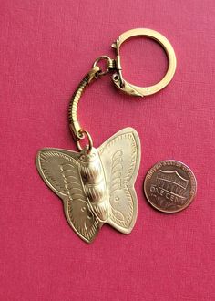 Vintage Brass Butterfly Keychain Aging Patina Boho Raw Brass Moth Metal Key Ring Bag Purse Ornament - Etsy Gold Rectangular Keychain For Personal Use, Brass Keychain, Vintage Trinkets, Brass Butterfly, Vintage Keychain, Butterfly Keychain, Gold Keychain, Keychain Purse, Bag Decoration