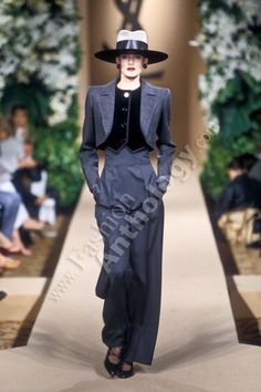 Ysl Runway, 90s Runway Fashion, Mode Chanel, 1990s Fashion, 1980s Fashion, Suit Fashion, Looks Vintage