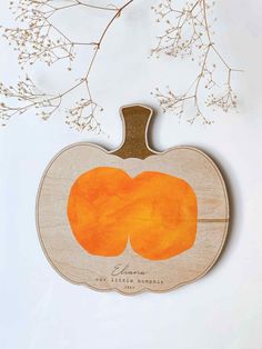 65 Adorable First Halloween Crafts: Easy Ideas For Kids &Amp; Toddlers 31 Fall Newborn Crafts, Babys First Halloween Crafts, Newborn Fall Crafts, Fall Baby Art, First Halloween Crafts, Baby Fall Crafts, My First Thanksgiving, Baby Crafts Diy