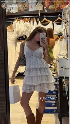 Marla Singer, Taylor Outfits, Look Legging, Taylor Swift Tour Outfits, Cute Homecoming Dresses, Viral On Tiktok, Skandinavian Fashion, Taylor Swift Outfits, Birthday Outfits