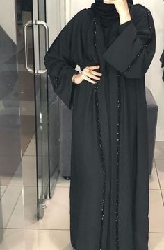 Abaya Fashion Black, Burkha Designs Black, Simple Abaya Designs, Gaun Tulle, Burkha Designs, Burqa Designs, Black Abaya Designs, Simple Abaya, Abaya Designs Latest