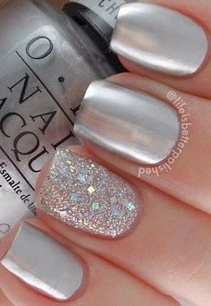 Silver Gray Nail Designs, Grey And Silver Nail Designs, Silver Dip Powder Nails, Silver Manicure Ideas, Simple Silver Nails, Silver And White Nails, Silver Nails Ideas, Silver Gel Nails