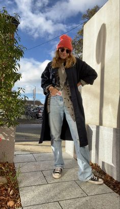 Beanie And Cardigan Outfit, Beanie Fall Outfit, Beanie Outfit Baddie, Beanie Outfit Street Style, Thrift Bundle, October Mood, Theme Nights, Casual Outfit Idea