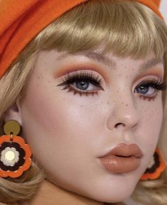 70s Makeup Hippie, 70s Makeup Hippie 1970s, Disco Makeup 1970s, 70s Disco Makeup, 70s Inspired Makeup, 60s Inspired Makeup, 70s Makeup Look, Twiggy Makeup