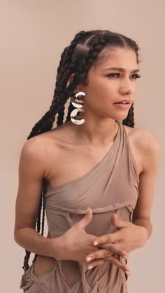 Tiktok Names, Black Woman Wallpaper, Celeb Hair, Woman Wallpaper, Hair Twists, Names Cute, Zendaya Style, Pretty Braided Hairstyles, Zendaya Coleman