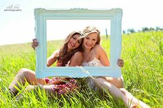 On the lookout for thrifted frames to do something like this to. Senior Pictures Ideas, Bff Photo, Sister Pictures, Sisters Photoshoot, Best Friend Photography, Sister Photos, Best Friend Poses, Best Friend Photoshoot, Bff Photoshoot