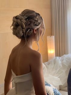 Debs Hairstyles Updo, Formal Hairstyles Updo Elegant, Prom Hair For Backless Dress, Grad Hairstyles Updo, Fancy Hairstyles Updo, Curly Updo Hairstyles For Prom, Formal Hair Ideas Updos, Elegant Up Dos For Long Hair, Wedding Hairstyles Updo Elegant