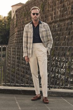 Wedding Guest Outfit Men, Italian Mens Fashion, Italian Men, Men Street, Well Dressed Men, Gentleman Style, Guest Outfit, High Waisted Trousers, Mens Street Style