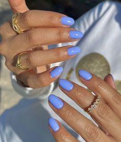 California Nail Colors, Summer Nails Colors Almond Shape, Beach Nails One Color, Spring Nail Inspo Solid Color, Trendy Oval Nails Summer, Solid Beach Nails, Spring Break Gel Nails, Spring Break Manicure, Cute Spring Break Nails Simple