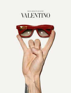 Eyewear Advertising Poster, Sunglass Campaign, Sunglasses Ads Ad Campaigns, Sunglasses Campaign Inspiration, Sunglass Editorial, Eyewear Ad