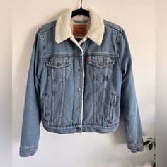 Used Jacket In Great Condition Jacket Has Been Dry Cleaned And Unworn Since Runs Slightly Small Levi's Light Wash Long Sleeve Outerwear, Levi's Light Wash Outerwear For Fall, Levi's Light Wash Winter Outerwear, Green Denim Jacket, Sherpa Trucker Jacket, Denim Workwear, Western Denim Shirt, Coats Women, Levis Jacket