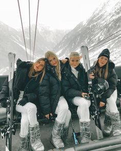 Cute Ski Outfits For Women, Cute Ski Outfits, Ski Outfits For Women, Mode Au Ski, Ski Outfit For Women, Foto Best Friend, Ski Outfits, Ski Bunny