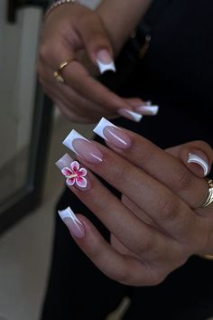 French Nail Ideas, Beauty On A Budget, Bow Nails, Beach Nail Designs, Beach Nail, Nagel Tips, Girly Acrylic Nails, French Acrylic Nails, Short Square Acrylic Nails