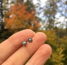 Silver flower studs, tiny flower earrings, silver earring posts, gift for her, everyday wear by SilverBlueberry on Etsy https://www.etsy.com/se-en/listing/635206388/silver-flower-studs-tiny-flower-earrings Flower Earrings Silver, Vintage Indian Jewelry, Silk Jewelry, Star Necklace Silver, Silver Flower Earrings, Gemstone Stud Earrings, Earring Posts, Vintage Indian, Tiny Flowers