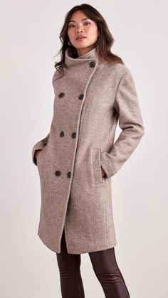 A modern update on an outerwear classic, the Ellen Tracy Wool Pea Coat is a double-breasted overcoat that provides the perfect match of style and warmth. Stroll in the park on a blustery day, or meet your crew for dinner at a chic café. This versatile tweed pea coat will always look the part. Black Pea Coat Outfit, Pea Coat Outfit, Double Breasted Overcoat, Plaid Peacoat, Wool Pea Coat, Soft Gamine, Pea Coats Women, Wool Peacoat, Fall Coat