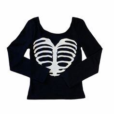 Divided H&M Black Long Sleeve Skeleton Crop Top S New With Tag Condition. No Visible Flaws. * Size S * Measurements Are Approximate. - Pit To Pit 14” - Length 13.5” - Sleeve 16" * Long Sleeve * Scoop Neck/Back * Skeleton Print * Black Color With White Print No Trades. Offers Welcome!! Fitted Casual Halloween Tops, Fitted Casual Tops For Halloween, Trendy Skull Print Tops For Fall, Stretch Long Sleeve Halloween Tops, Trendy Long Sleeve Tops With Skull Print, Fitted Skull Print Tops For Winter, Black Stretch Tops With Skull Print, Black Stretch Top With Skull Print, Edgy White Top For Fall