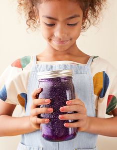 girl holding glitter jar Jar Reference, Glitter Jars Diy, Math Folders, Tantrum Kids, Kat Diy, Paper Towel Tubes, Glitter Jars, Slime For Kids, Fun Crafts To Do