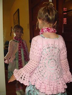 free pattern Crocheted Sweaters, Diy Crochet Cardigan, Hippie Jacket, Crochet Cardigan Sweater, Stil Boho, Crochet Girls, Crochet Baby Clothes