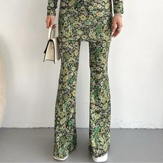 Zara Green Floral Flare Pants Is Size Women’s Us Medium. Never Worn, Brand New Without Tags. On The Longer Side If You’re Petite. Zara Casual Long Pants Sets, Spring Wide Leg Stretch Sets, Floral Print Pants For Party, Spring Stretch Sets With Wide Leg, Floral Print Party Pants, Stretch Floral Print Pants For Fall, Fitted Pants With Floral Print For Spring, Fitted Spring Bottoms, Floral Print Full-length Pants For Fall