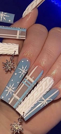 Christmas Nails Long, Latina Christmas, Christmas Nail Designs Acrylic, Blue Christmas Nails, Beauty Confidence, Unicorn Nails, Effortless Beauty, Unique Acrylic Nails