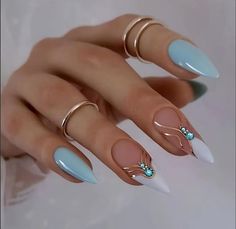 Préparez-vous pour la rentrée avec ces tenues stylées et confortables ! Du classique au moderne, découvrez des looks parfaits pour briller dès le premier jour. Almond Nails Designs, Almond Nail, Easy Nails, Her Nails, Dream Nails, Fancy Nails, Chic Nails, Dope Nails, Stiletto Nails