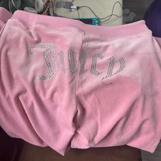 Brand New With Tags Never Worn Original Price At $99 Juicy Couture Clothes, Pink Sweatsuit, Couture Clothes, Matching Tracksuit, Brown Joggers, Black Tracksuit, Juicy Couture Pants, Velour Tracksuit, Cute Pjs