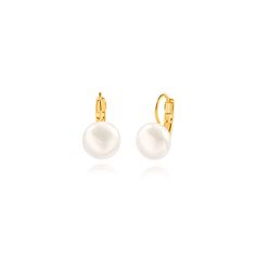 ✦SUPERIOR QUALITY✦ - Lustrous pair of 10mm diameter white button shell pearls. Each pearl is hand-picked for their luster, quality, color and cleanliness, and then inlaid on the 18k gold plated leverback. Durable and good finished hypoallergenic gives better user experience to women. Leverback earrings length: 0.74inch (19mm) .This pearl gold earrings are suitable for sensitive ears. ✦ELEGANT & STYLISH DESIGN✦ - Stand out from the rest with these button pearl earrings. These handpicked dangle pe Gold Pearl Earrings Studs, Flat Pearl Earrings, Button Pearl Earrings, Pearl Gold Earrings, White Pearl Earrings, White Pearl Earring, Design Stand, Gold Pearl Earrings, Pearl Hoop Earrings