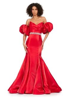 Expertly crafted by Ashley Lauren Mermaid Fit, Velvet Evening Gown, Ashley Lauren, Strapless Evening Gowns, Pageant Gowns, Strapless Gown, Stunning Gowns, Mermaid Skirt, Mermaid Silhouette