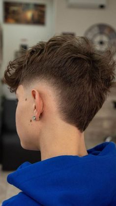 27 Ideas Stylish Faux Hawk Haircuts for Men - Discover Your Edge V Hawk Haircut, Curly Medium Hair, Latest Haircut For Men, Winter Haircuts, Burst Fade, Layered Haircuts With Bangs