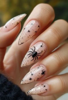 Stylish Halloween Nails, Subtle Halloween Nail Designs, Cute Spooky Nail Designs, Halloween Subtle Nails, Halloween Elegant Nails, Halloween Nails Elegant, Halloween Neutral Nails, Halloween Nude Nails, Halloween Nails Neutral