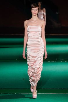 Halpern, Fall 2022 RTW Runway Gowns, Pre Fall Fashion, Vogue Brazil, Vogue Spain, Autumn 2022, Vogue India, Vogue Uk, Maxi Dress Cocktail, Black Evening Dresses