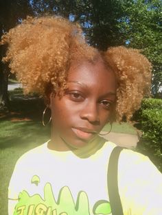 Blonde On 4c Hair, Honey Blonde Afro 4c, Bleached Natural Hair Black Women, Blonde Hair 4c, Honey Blonde 4c Natural Hair, 4c Blonde Hair, Hair Color Ideas Dark Skin, Blonde 4c Natural Hair, Blonde 4c Hair