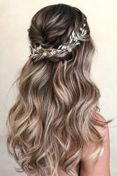 Blue Wedding Hair, Opal Hair, Wedding Hair Half, Hairstyles Trendy, Drawing Hair, Hairstyles Wedding, Wedding Hair Down, Bridal Hair Vine