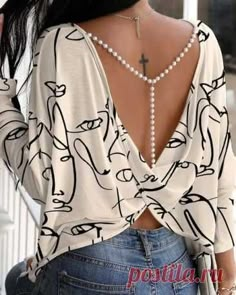 Top With Chain, Lace Sleeve Top, Stylish Clothes For Women, Casual Chic Style, Urban Chic, Metropolis, Lace Sleeves, Olivia Mark, Fashion Tops