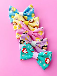 Are you an Ariel fan!? What a perfect way to show off this lovely hair bow! This bow measures approximately 4" wide and can be attached to any backing hardware or headband. Our classic bows are lined to give it a slightly soft and "padded" feel while helping to keep its shape. Don't forget to follow us on Instagram #jentabows DISCLAIMER: Colors may vary due to lighting and display monitor settings. All items are handmade to order; therefore are unique and may vary slightly. Princess Jasmine Hair, Disney Princess Fabric, Aurora Hair, Newborn Hair, Jasmine Hair, Ariel Hair, Disney Hair Bows, Boo Baskets, Princess Hair Bows