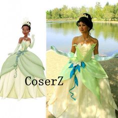 the princess and the frog costume is shown