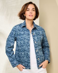 Cocktail Party Jewelry, Evening Dress Outfit, Printed Denim Jacket, Petite Shorts, Casual Jackets, Cardigan Vest, Printed Denim, Sweater Sale, Jacket Sale