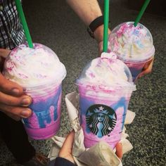 Unicorn Starbucks Drink, Early 2010s Nostalgia, Unicorn Frappuccino Starbucks, 2015 Nostalgia, Starbucks Unicorn Frappuccino, Unicorn Frappe, Tumblr Starbucks, 2016 Starbucks, Unicorn Aesthetic